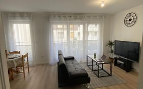 Joli Appartement F2 Bobigny Metro Proche Paris